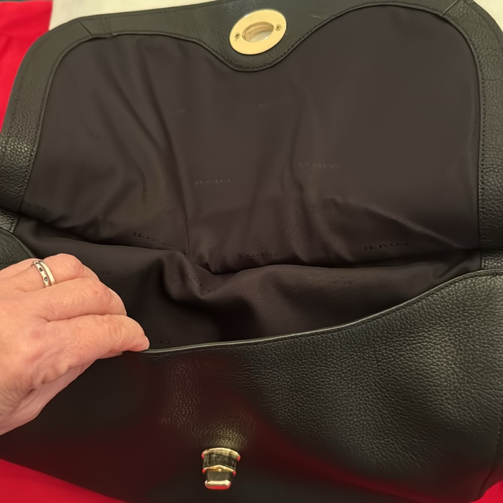 Coach classic black purse w/ optional unused shoulder strap; w/dust cloth (OLCC) - Picture 11 of 16